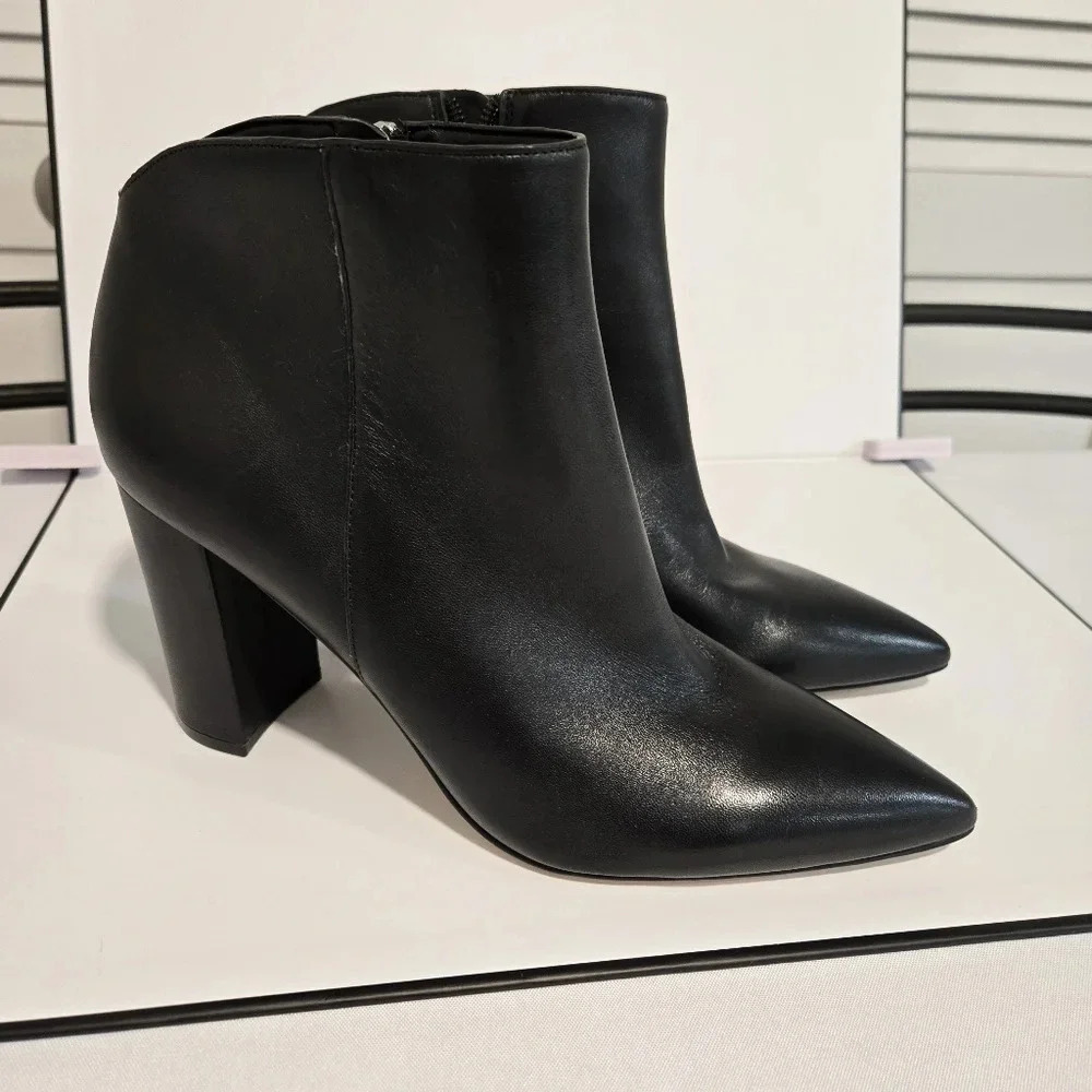 Marc Fisher Black Pointed-Toe Ankle Boots – Sleek and Modern